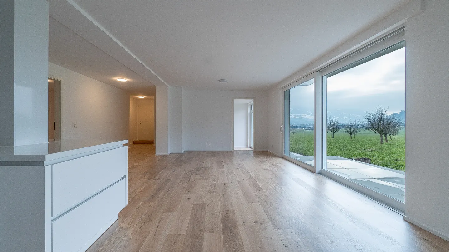 Neue Wohnung mit Blick auf die Wiese